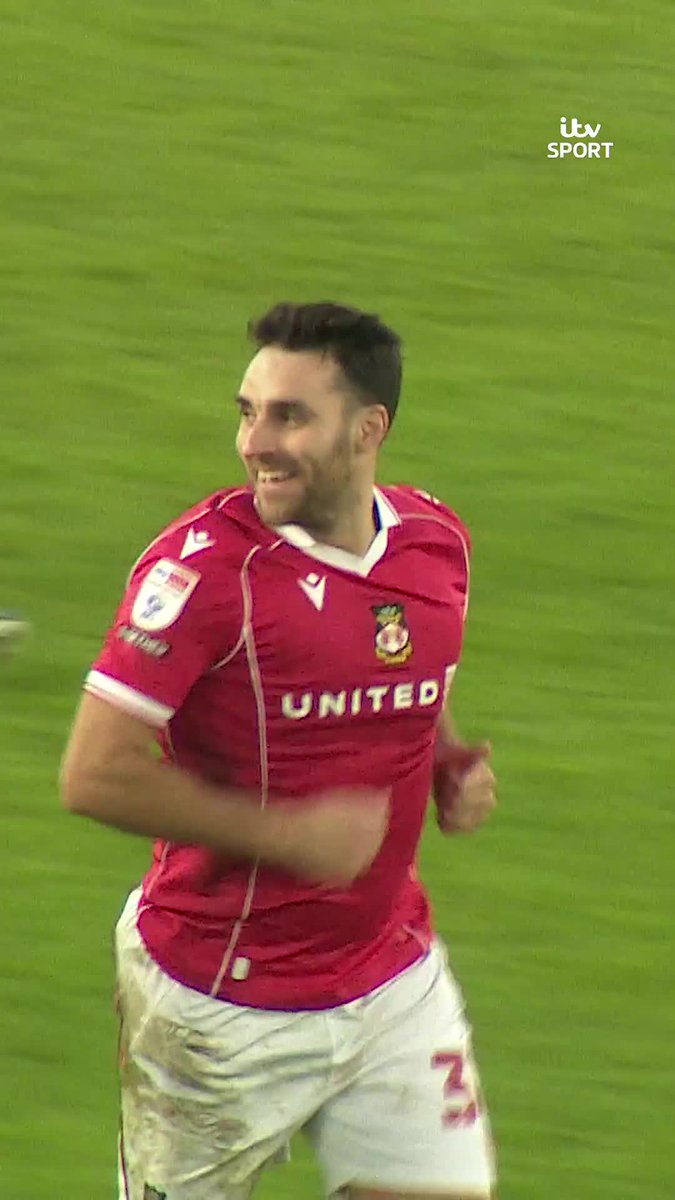 Stunning strike from Matty James 😍 Wrexham are chasing down the playoff spots after a fourth successive win! Wrexham AFC | EFL