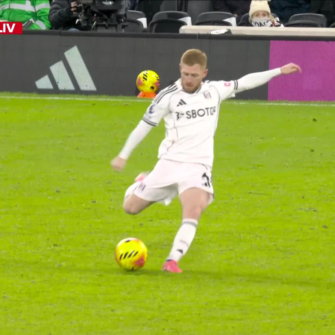 A goal worthy of snatching a point for Fulham 🤯🚀 #SSFootball | #SSPremierLeague | #FULLIV