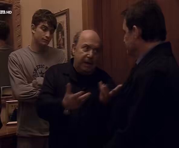 “la colpa è di ciccio” “LA COLPA È TUA MA COME LA COLPA È TUA SEMPRE TU HAI LE COLPE TU MI FAI IMPAZZIRE A ME PERCHÉ TU NON HAI STUDIATO PERCHÉ SE TU AVESSI STUDIATO TUTTO QUESTO CASINO NON SUCCEDEVA” ❤️