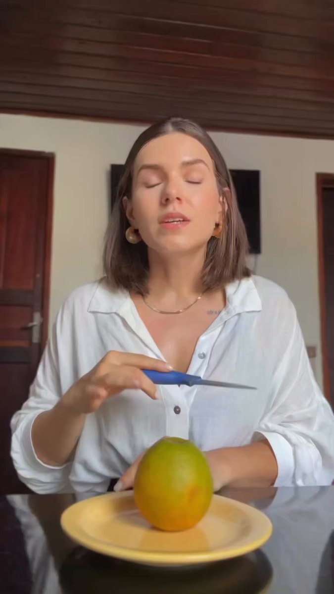 AMO vídeos de nutricionistas conscientes. acho esse tipo de conteúdo extremamente saudável