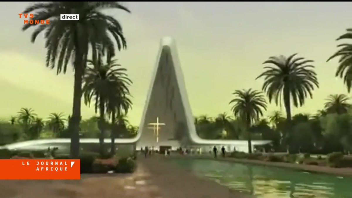 Un décret présidentiel annonce le transfert de la capitale de la Guinée équatoriale de Malabo à Ciudad de la Paz. Située à Djibloho, au cœur de la forêt, la ville est choisie pour son emplacement stratégique et son potentiel, face à la surpopulation de Malabo et Bata.