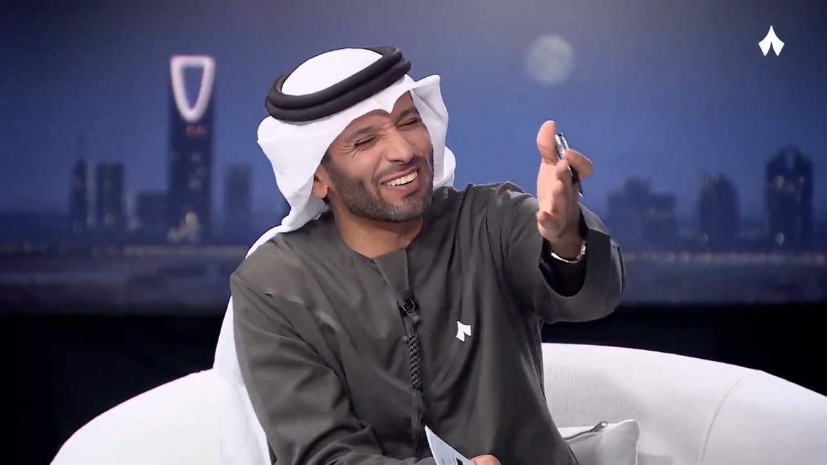 بعيدًا عن الورطة اللي ورطها حامد لبدر الحقباني مع طارق ذياب😅 بس انا معجب وبشكل كبير جدًا بتحليل بدر الحقباني وآراءه في الاستديو ❤️👏🏻