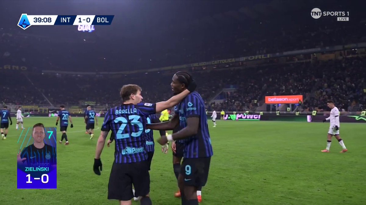 PIOTR ZIELINSKI 💥 The former Napoli man smashes home from the edge of the area to give Inter a 1-0 lead! 📺 TNT Sports &amp; discovery+ UK