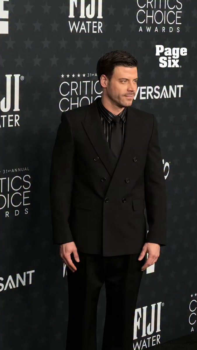 François Arnaud at the 2026 Critics Choice Awards red carpet
