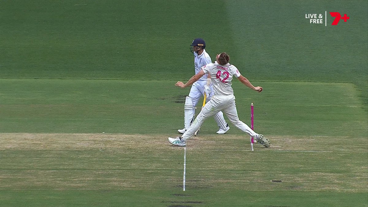 Green thought he had Jamie Smith's wicket... But it was a no ball 🫣