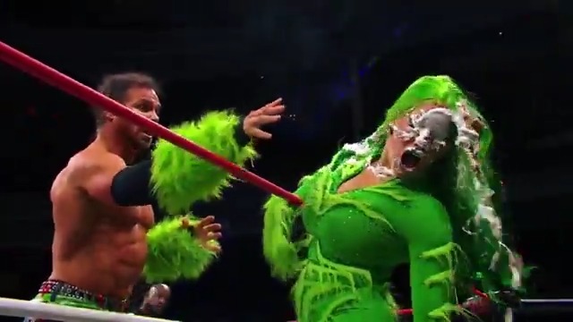 .TAYA VALKYRIE was in the wrong place at the wrong time! 😱 Watch ROH TV on Honor Club!