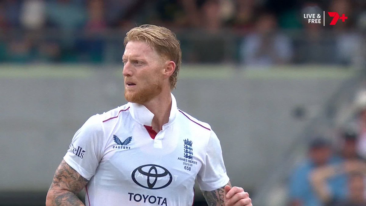 Stokes gets his man 👀 Labuschagne drives but edges to Bethell! #Ashes
