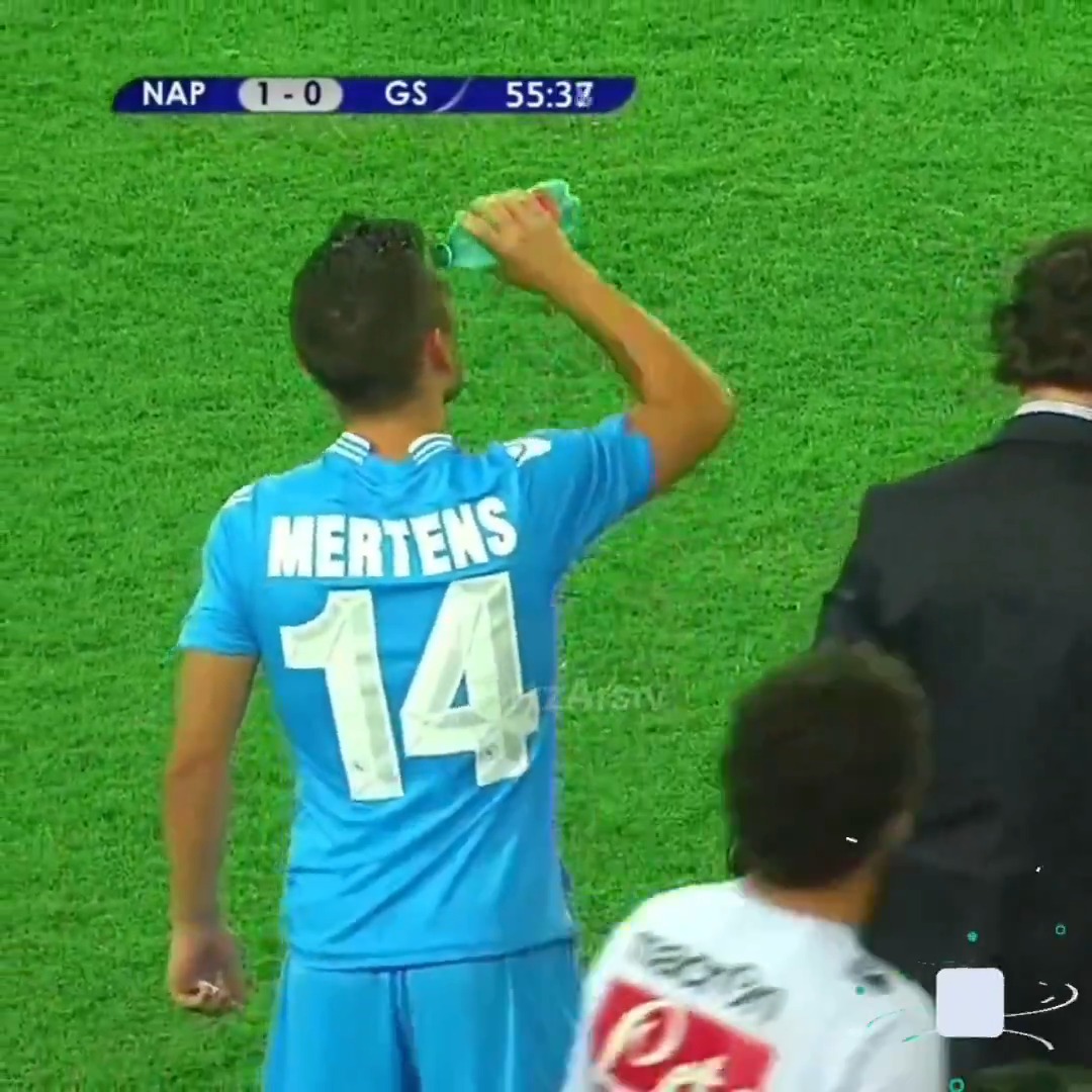 Dries Mertens, Napoli formasıyla ilk iç saha maçına Galatasaray karşısında çıkıyor.