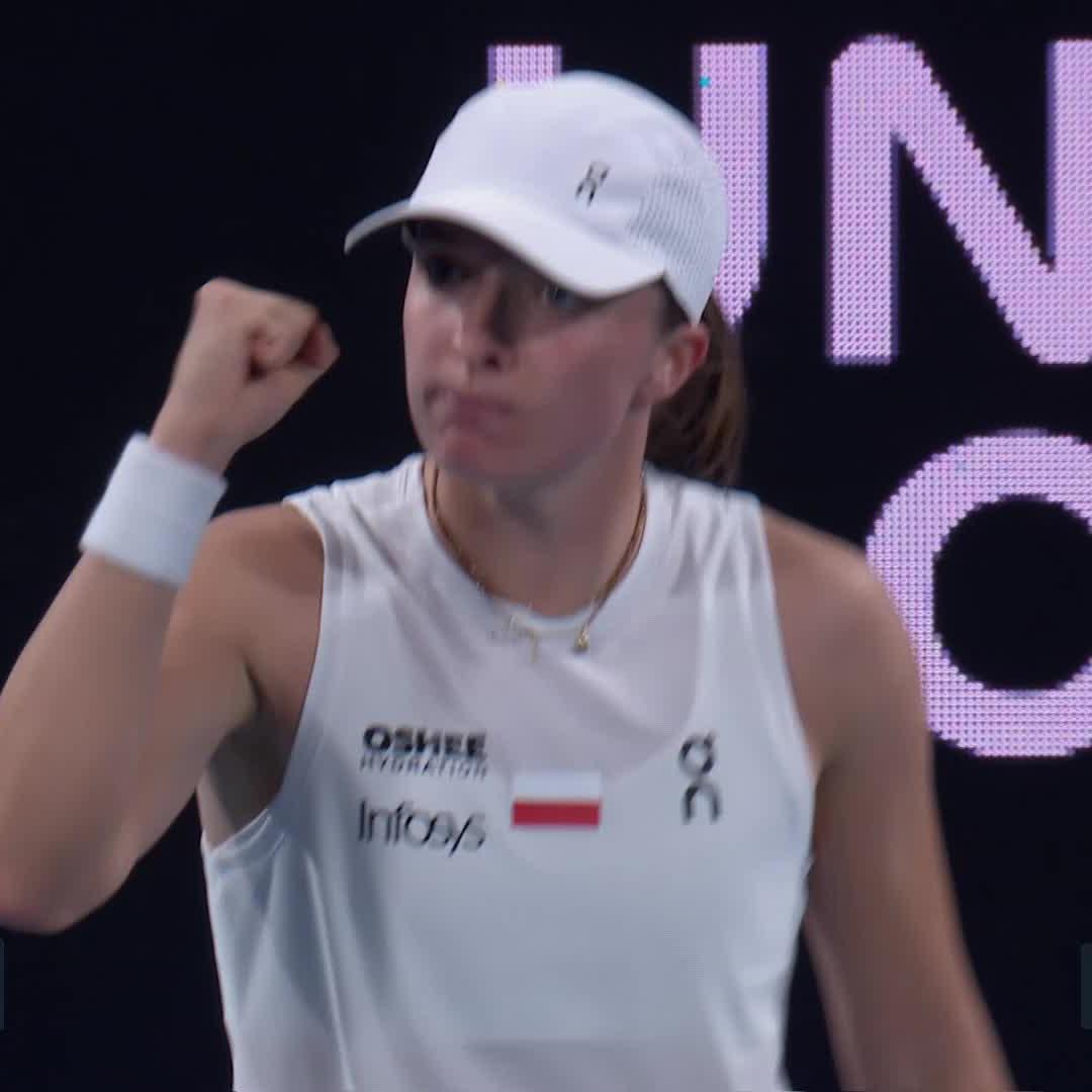 Coming through a thriller 🥵 Iga Świątek defeats Lys 3-6 6-3 6-4 in a breathtaking encounter to win the tie for Poland #UnitedCup