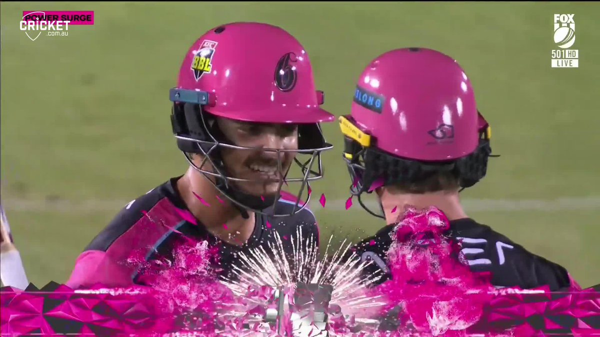 WHAT A GAME OF CRICKET IN BBL! Sydney Sixers chased down 115 after being 56/7 an unbelievable comeback under pressure 🔥👏