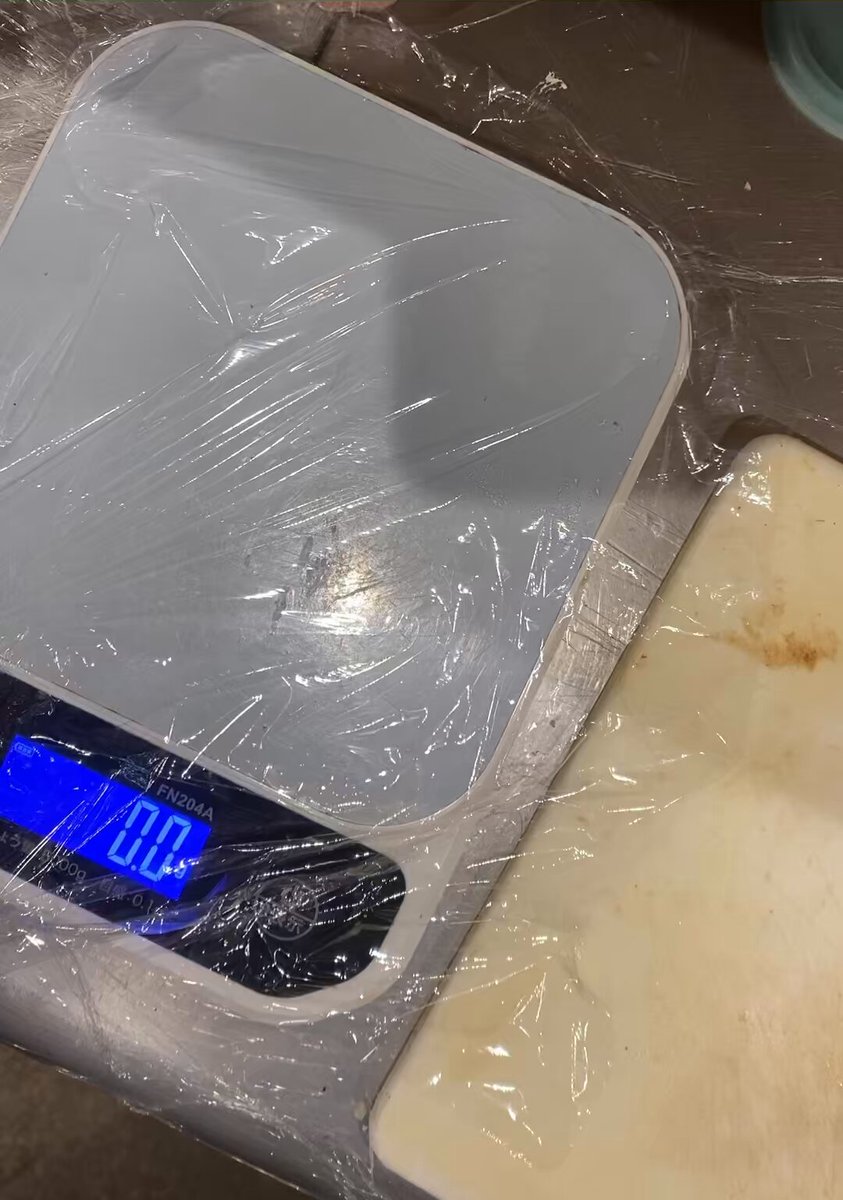 🧔‍♂️: leo tolong potong 30gram ya 🐯: ok👌