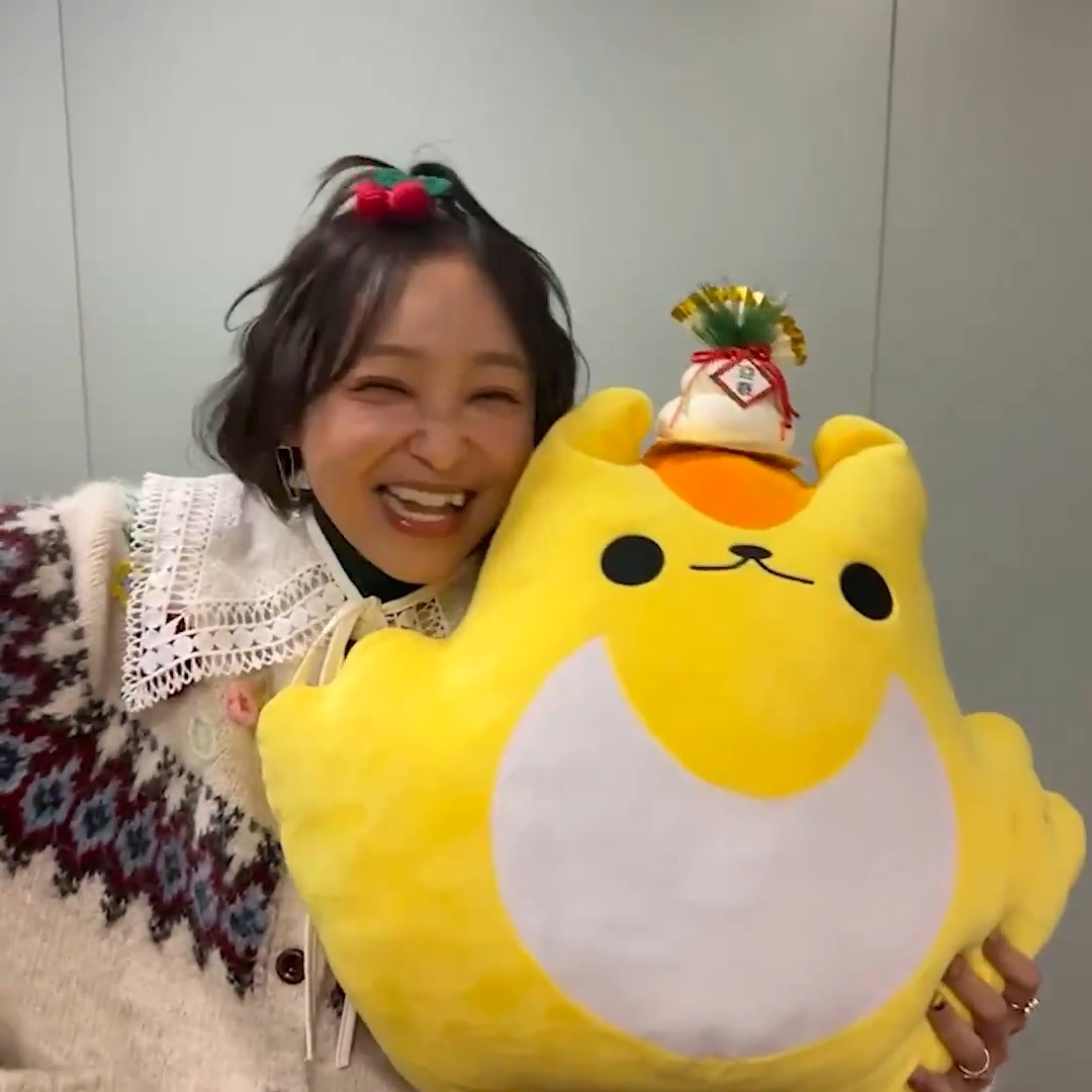 #声優と夜あそび 繋🤝🏻 よる10時から放送スタート📺 MC🎙️#金田朋子 × #そびー × #仲村宗悟 新年最初のコネクトテーマは👀 『お餅のポテンシャルと繋がろう！』 この3人でどんなコネクトになるか #金田そびー仲村と夜あそび で見てね✨ 金田朋子 仲村 宗悟