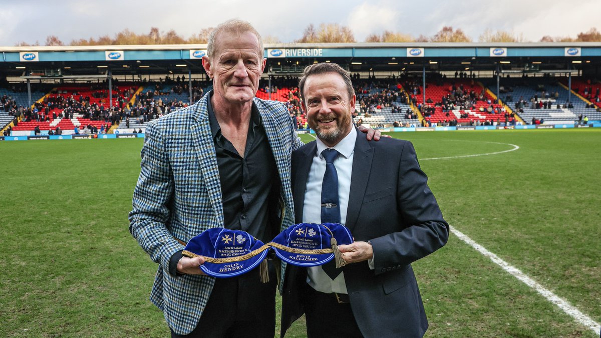 🏴 Two Scotsmen 🏆 Two title-winners 👏 Two #Rovers legends Fantastic to welcome back Kevin Gallacher and Colin Hendry to receive their Honour Caps! 💙🤍