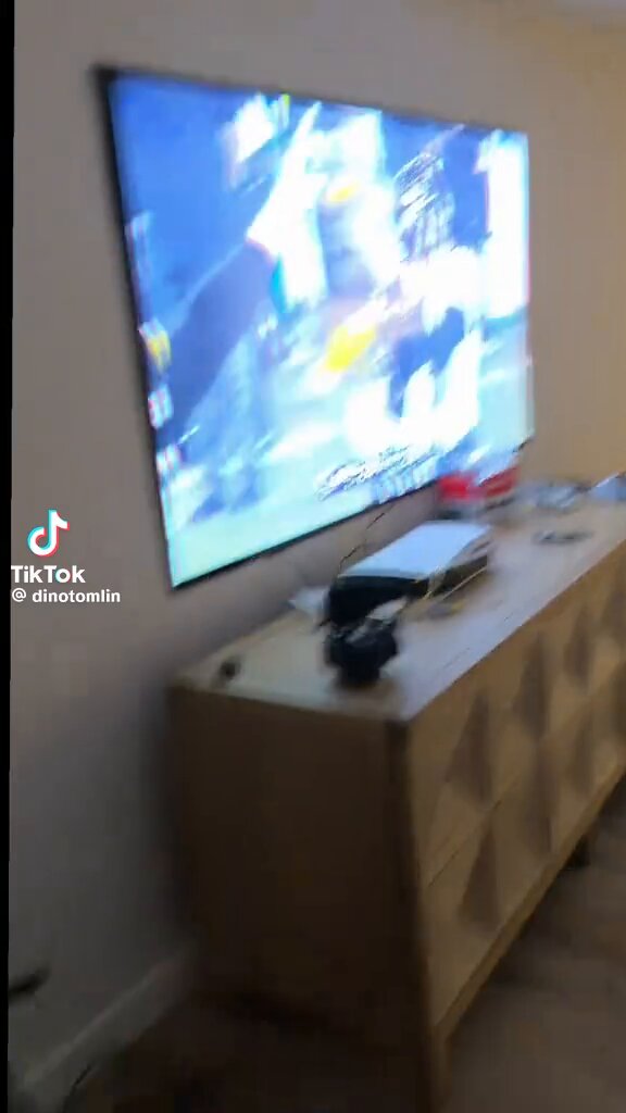 Mike Tomlin’s son reacting to the Ravens missing the kick to win the game 🤣🤣
