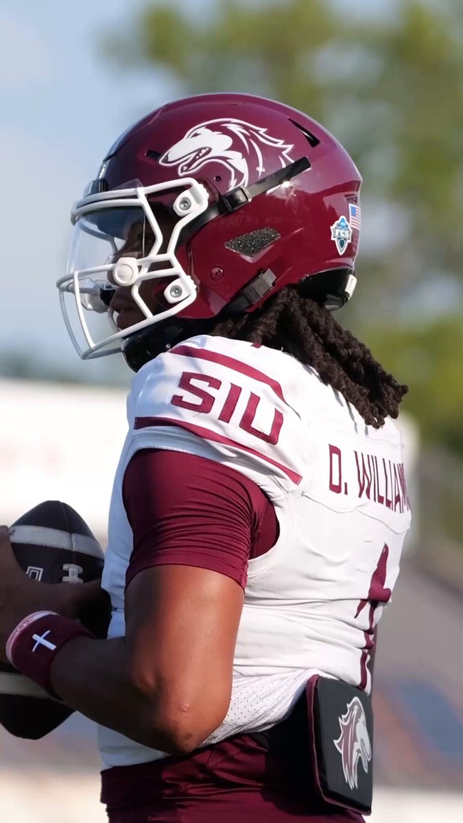 𝙃𝙚’𝙨 𝙗𝙖𝙘𝙠. QB DJ Williams announces he is returning to Southern Illinois for his final year of eligibility! #Salukis | DJ Williams