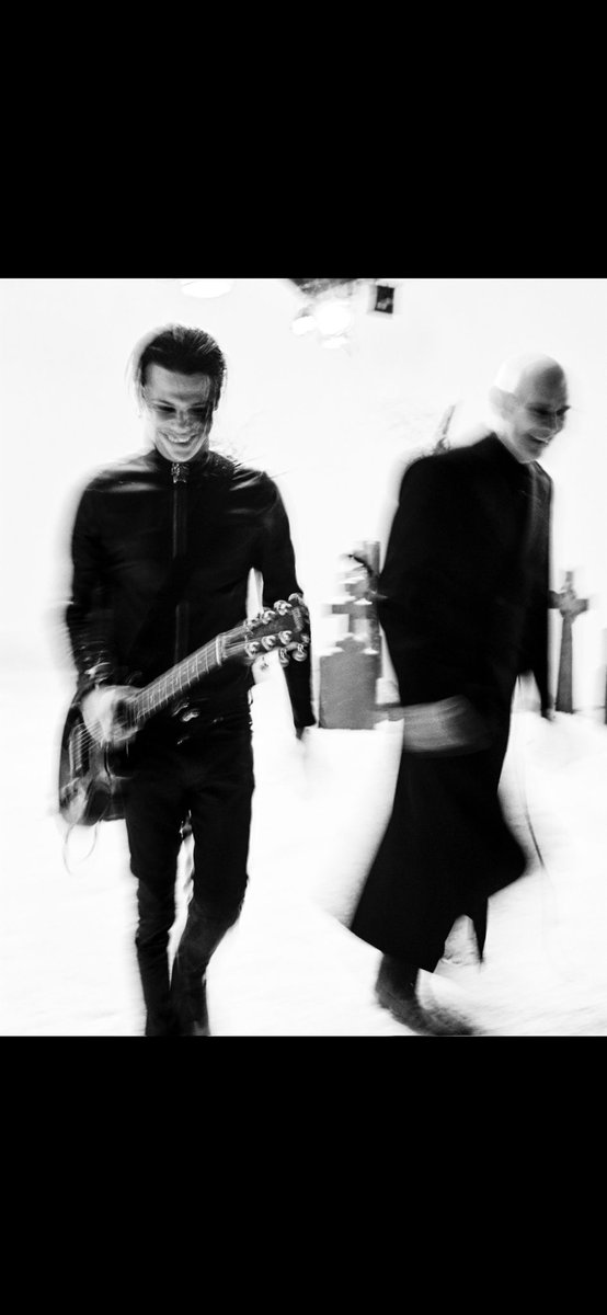 .YUNGBLUD’s Zombie with @TheSmashingPumpkins out now. Verse 2.
