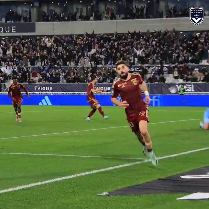 🚨 | Beşiktaş, Zuriko Davitashvili transferinde yarışta kalmaya devam ediyor ve umudunu kaybetmiş değil. Saint-Etienne, yaz döneminde siyah-beyazlıların 10 milyon ve 12 milyon euroluk tekliflerini reddetmişti. (Geo Team)