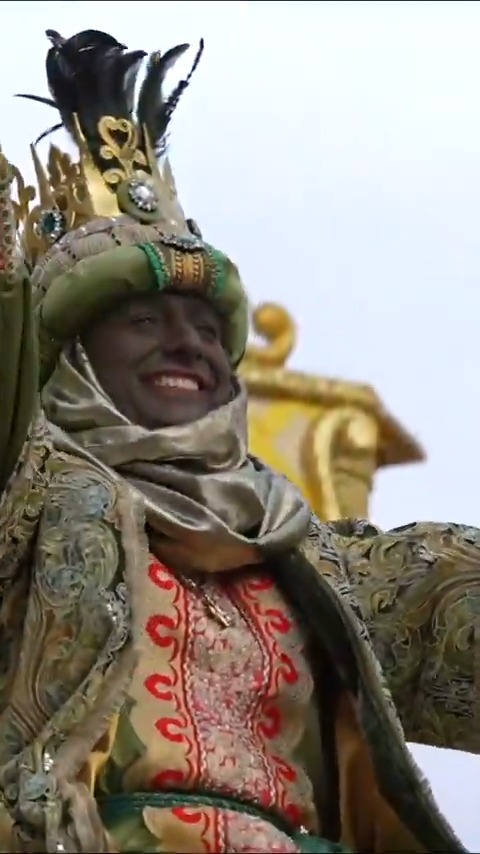 La Cabalgata de Sevilla es algo especial. ☺️👑 Ver los rostros de felicidad de las niñas y niños andaluces, el mejor regalo. ¡GRACIAS! #CabalgataSev26