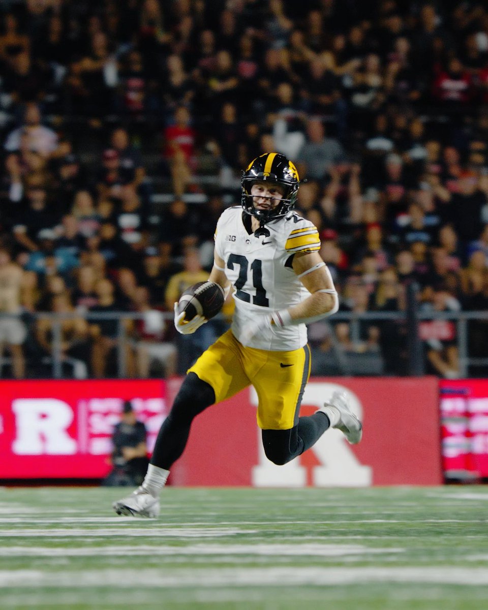 Best returner in college football once again 🏆 Kaden Wetjen x #Hawkeyes