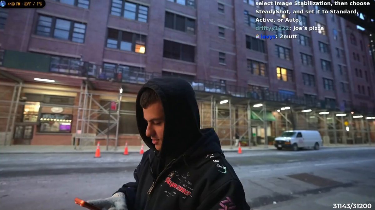 StableRonaldo got approached by kids claiming Clix scammed them of a $3,000 Gaming PC and PS5 during his NYC meet &amp; greet 2 weeks ago 😭😭