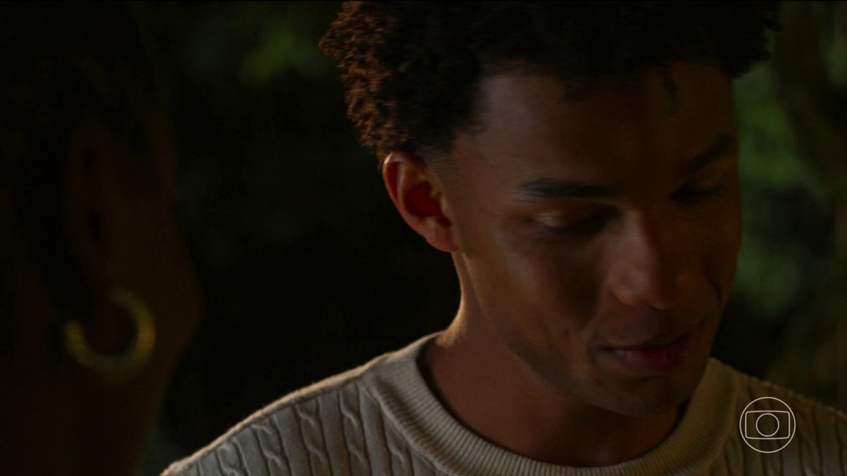 A construção de Leona e Samuel era linda no começo. Mas o Samuel foi colocado como um omisso egoísta pra ter motivo pro término e Leona voltar po Marlon. Agora parece que só ficou com Samuel pq ele é o facilitador pra ela ficar com a Sofia. #Donademim