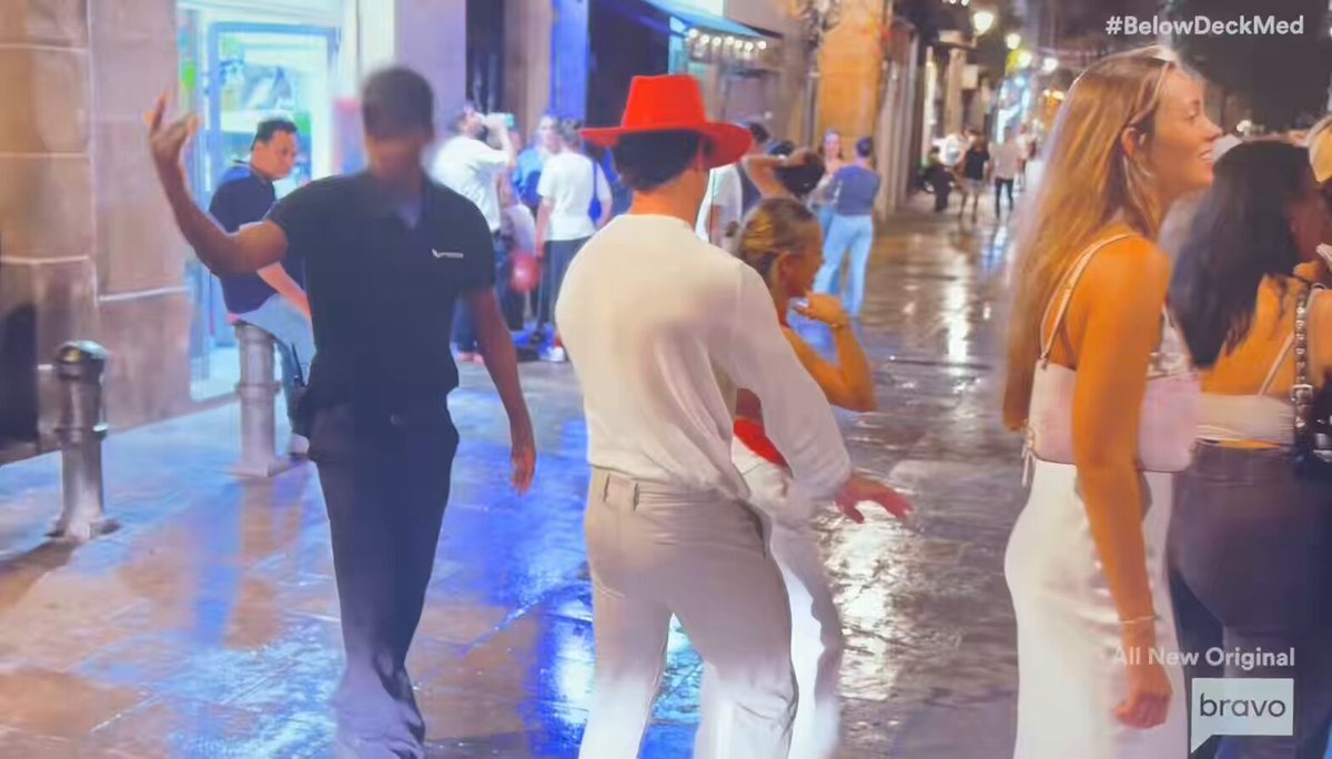 Joe Bradley to Kizzi - “Victoria (V) she’s cool. You… you’re too cool!” Joe’s so freakin fake! He just got done saying he wants nothing to do with Kizzi anymore but then he dances with her and takes a dig at V The truth is always revealed with alcohol. #BelowDeckMed