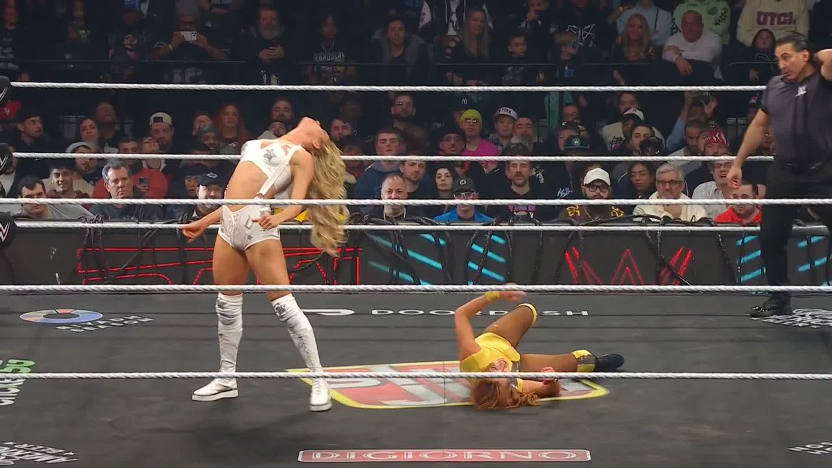 .MAXXINE DUPRI continues to IMPRESS with her in-ring ability! 🔥