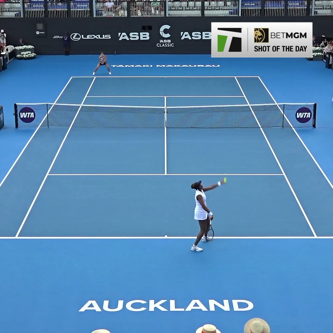 Venus Williams is showing out in Auckland 👑 She comes up with the BetMGM 🦁 shot of the day! #ASBClassic26