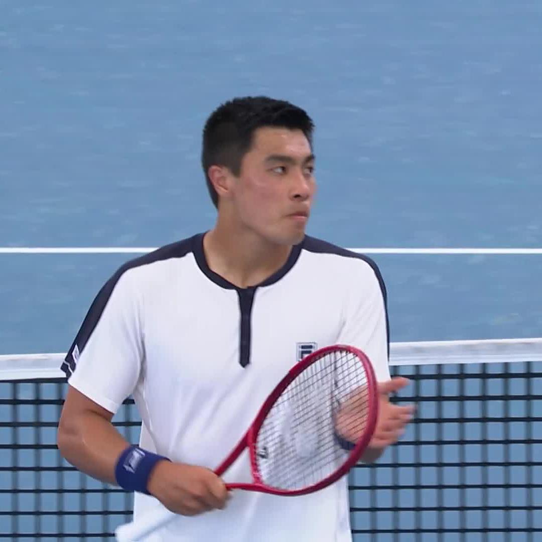 New year, brand-new Brandon 🎇 Nakashima eliminates the No. 2 seed 7-6 6-4 for a first win of the year. #BrisbaneTennis