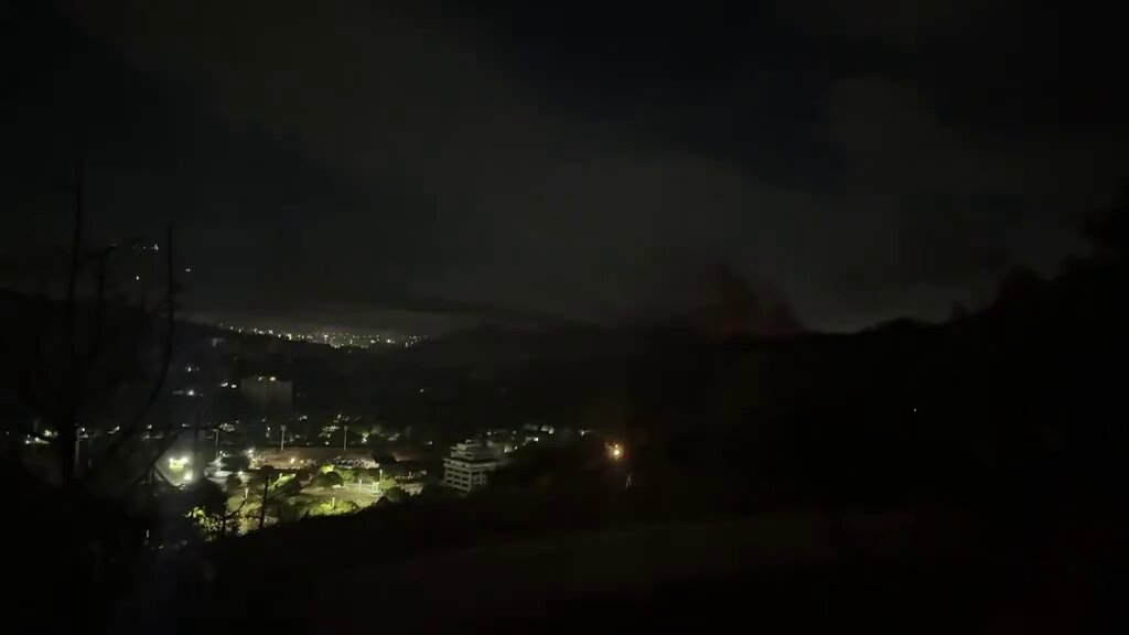 🇺🇸🇻🇪 MISSILE FAIL: VENEZUELAN ATTACK ON U.S. HELICOPTERS ENDS IN INSTANT KARMA The military complex in Caracas was supposed to be a fortress for the regime, but during the high-stakes mission to capture the Venezuelan leader, it became the scene of a lopsided firefight. As U.S. transport helicopters moved in to extract the target, a soldier on the ground fired a shoulder-mounted anti-aircraft missile at the low-flying aircraft. The attempt was a total failure: the missile lost its track almost immediately, spiraling off into a nearby hillside while the American helicopters didn't even flinch. The "peace" lasted less than four seconds. Before the smoke from the failed launch had even cleared, the escorting attack helicopters identified the exact window where the shot originated and unleashed a wall of fire. The position was raked with heavy cannon fire and a barrage of rockets, completely suppressing the threat in a matter of moments. While one U.S. helicopter reportedly took minor small-arms fire during the broader raid, the missile attempt resulted in zero American damage and a very bad night for the launch team. "The force arrived at the compound and came under fire, replying with overwhelming force," military officials noted after the mission. While the loyalist forces tried to use aging shoulder-fired tech, the U.S. response was automated, precise, and final. It’s a textbook example of why the current administration has shifted to a "dominant" military posture. Source: CNW, Associated Press, Reuters, The Guardian, CBS News