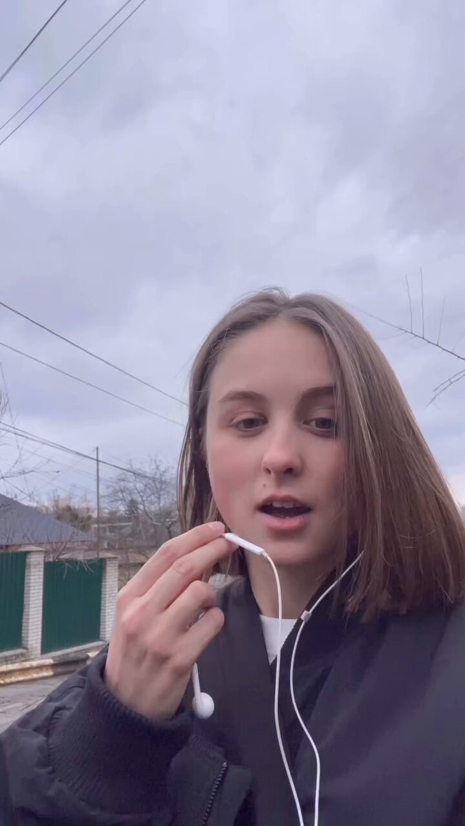 почему я думаю что все эти "на миндальном" = уебаны: вот вам молода перспективна урбанистка:
