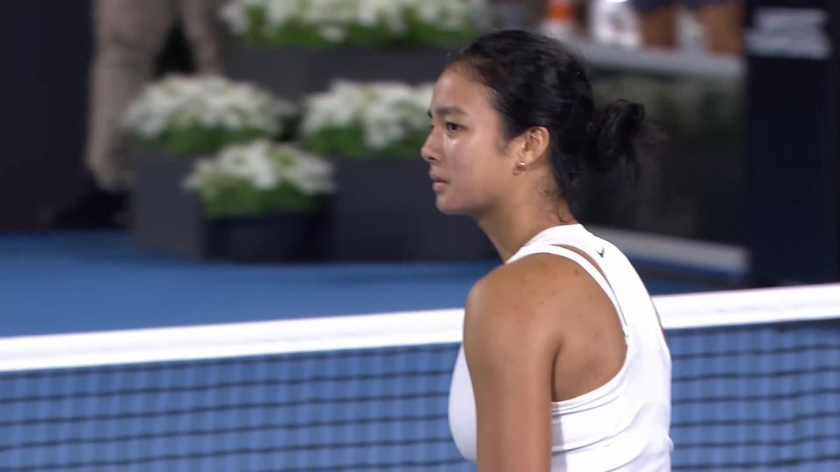 Never count her out 😤 Alex Eala completes the comeback against Vekic in Auckland, 4-6, 6-4, 6-4! #ASBClassic26
