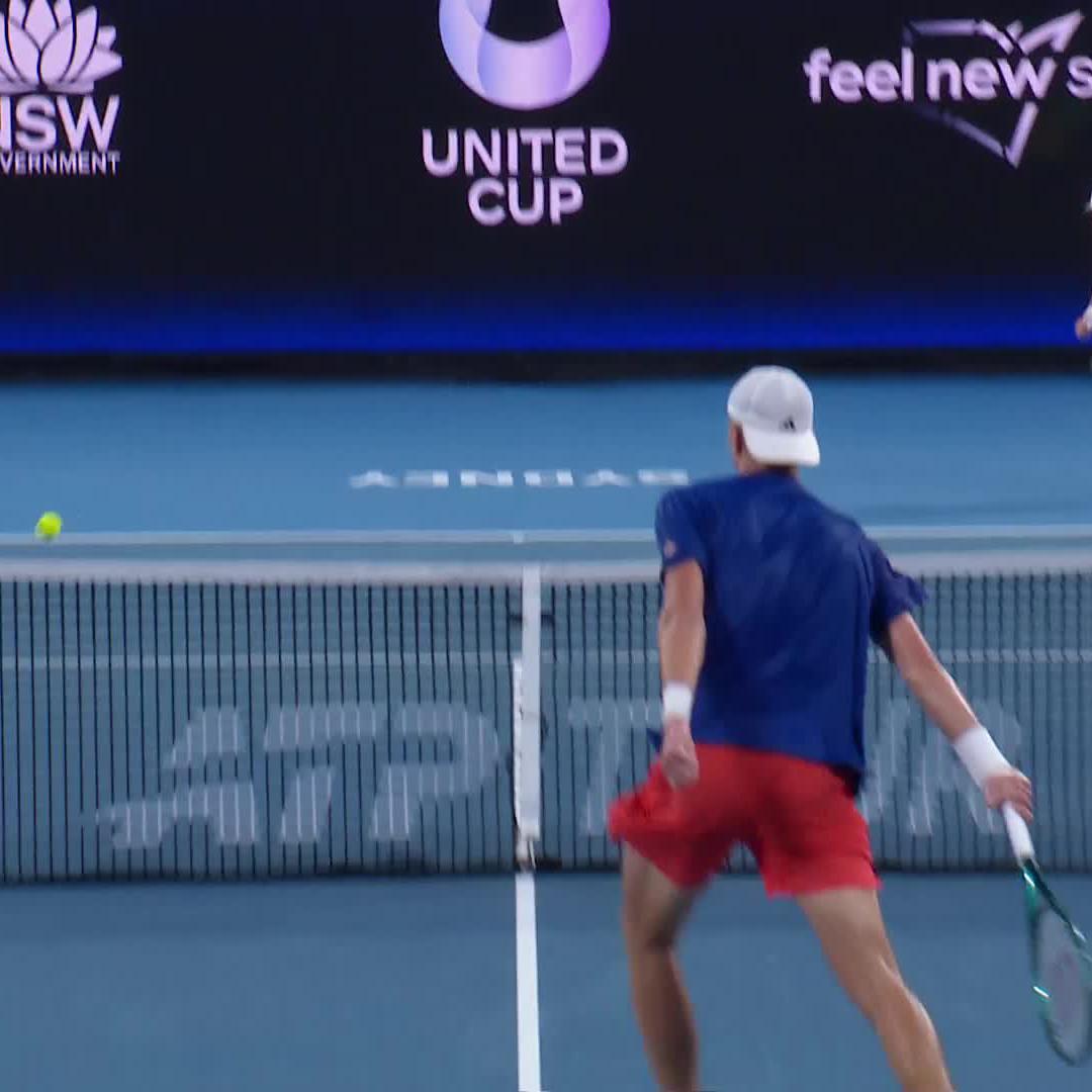 Serve and TWEENER volley?! 😳 Jakub Mensik #UnitedCup