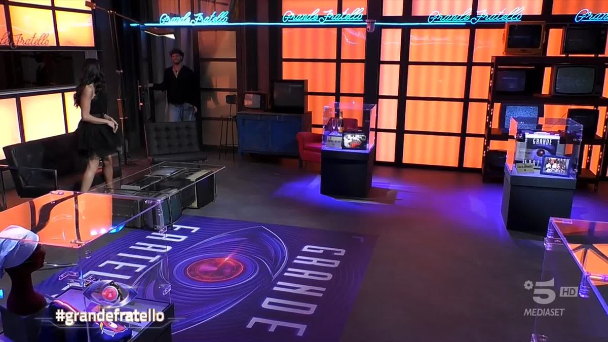 3 mesi fa: l’entrata in tugurio di Rasha e Omer non ci stava capendo già più niente dopo 10 secondi che era entrata 😂🫶🏻 #rashmer