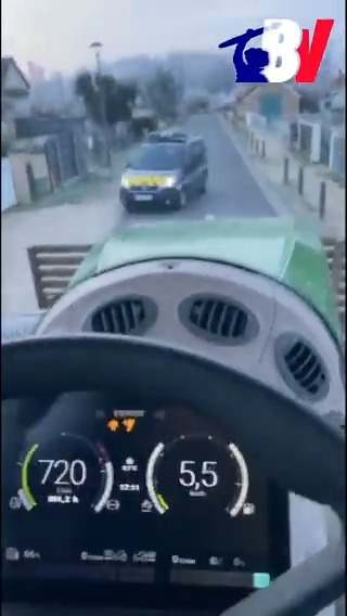 Afin de permettre à leurs collègues du Lot-et-Garonne de continuer leur route vers Paris malgré l’arrêté préfectoral, des agriculteurs du Loir-et-Cher ont… bloqué les routes empruntées par les forces de l’ordre. On peut le voir dans cette vidéo transmise par un agriculteur à BV.