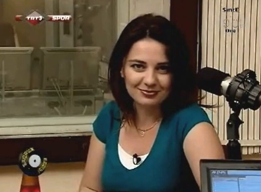 Çoğu kimsenin bilmediği belki de ilk defa dinleyeceği Beşiktaş'ım şarkısı... Suat Aydoğan #Ben çok beğendim, takdir sizlerin:)