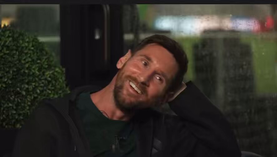 “Hace poco vi el documental del Diego de Resumido” Leo Messi contó que también mira Luzu en YouTube y que hasta se hizo una cuenta y todo pero le cuesta ver el vivo por la diferencia horaria.