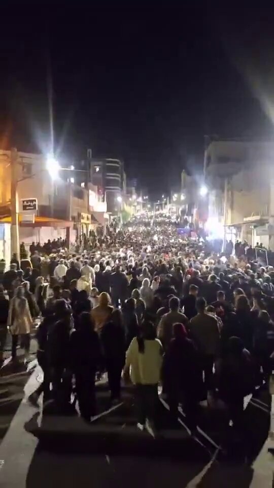 Why did you change the sound of the video Arya? They are chanting “Death death to Khameni”