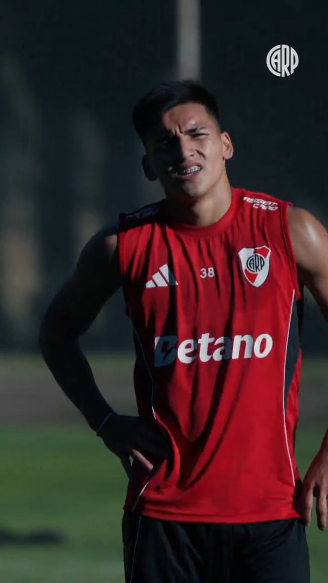 Ni un solo viejo y los están cagando a cintazos en la pretemporada, entrenamiento de fuerza para bajar las hamburguesas que se comieron en Miami y por el año de mierda que hicieron. Perfecto el cuerpo técnico, hagan sufrir a los jugadores. Es el camino.