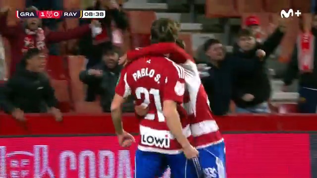 El Granada CF โค๏ธโช๏ธ sale en tromba. ๐๐๐๐ฅ๐จ ๐๐๐๐ง๐ณ sorprende al Rayo. #LaCopaMola