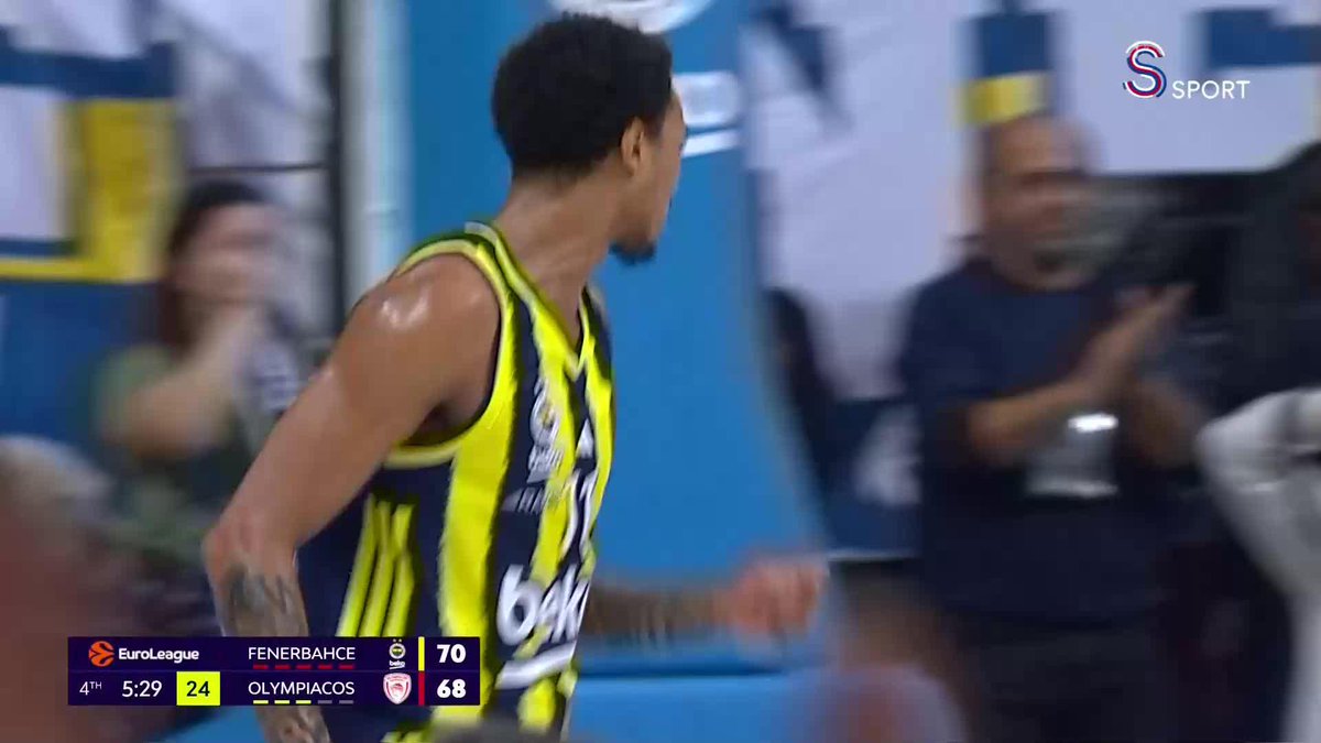 💛💙 ŞOV YAPIYOR ŞOV. VEZENKOV POSTERE GİRMEMEK İÇİN KENARA ÇEKİLİYOR. SAHAYI TİTRETİYOR BRANDON BOSTON!