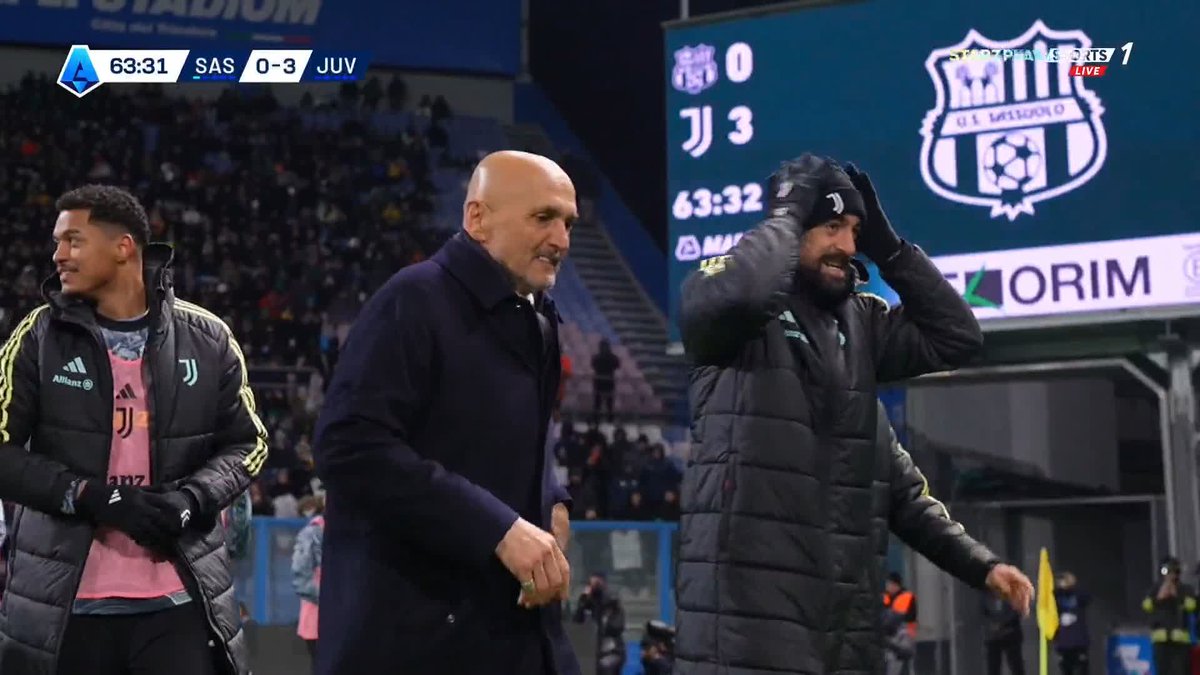بعد دقيقة واحدة فقط.. يوفنتوس يسجل الثالث عن طريق جوناثان ديفيد ⚽️ سباليتي يشارك لاعبيه بالاحتفال #ساسولو_يوفنتوس #الدوري_الإيطالي
