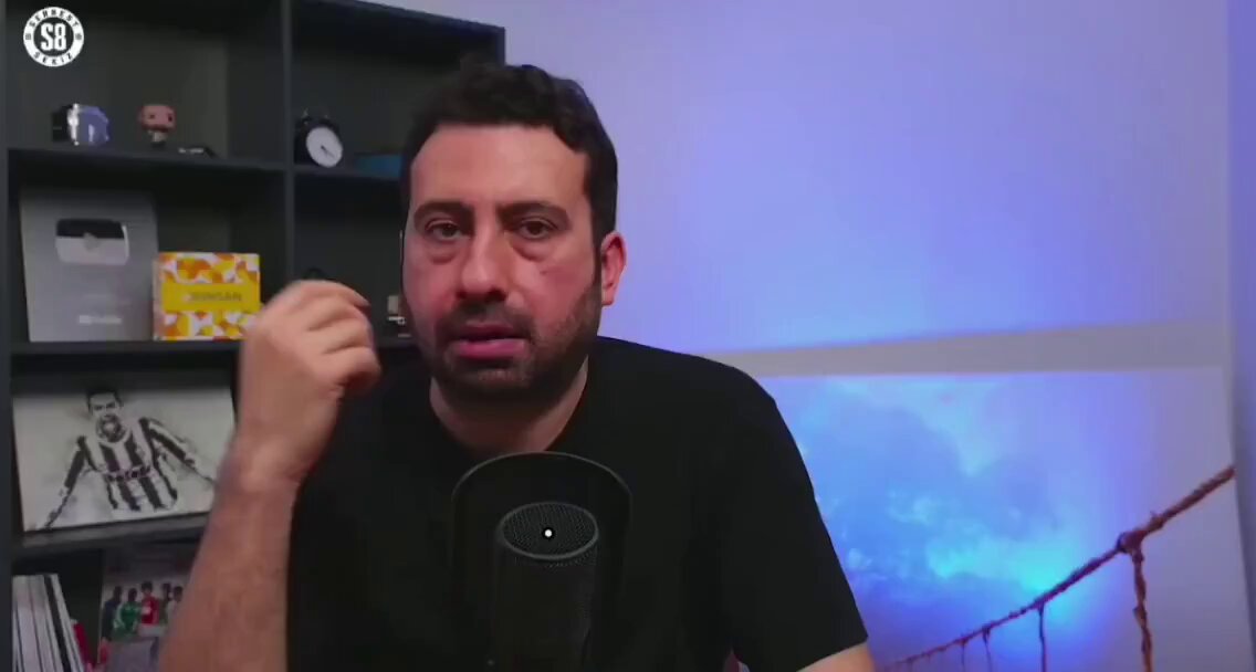 🗣️Mustafa Demirtaş: Guendouzi tipi şöyle bir orta saha; şu özelliği hiç yok diyebileceğin bir tarafı yok. Mesela boyu gayet iyi ve kullanabiliyor. Temposu iyi. Ofansta pas kabiliyeti iyi. Bence en önemli özelliği. Ama fazla dikine gitmeyi tercih etmiyor.