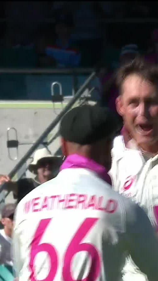 Jamie Smith is gone as Jake Weatherald spearheads a wild run out! #Ashes