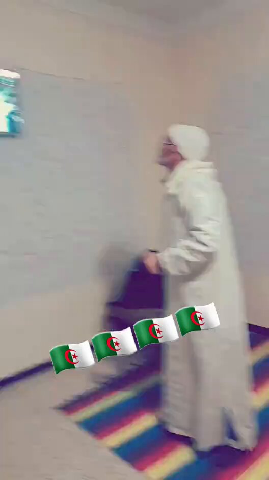 عندما يتعلق الأمر بالوطن... كلنا وطن، فلا احد يزايد على الآخر... وتحيا الجزائر فقط ❤🇩🇿