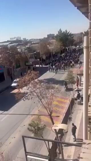 Iranians in Kerman chant "Don't be afraid, don't be afraid, we are all together"