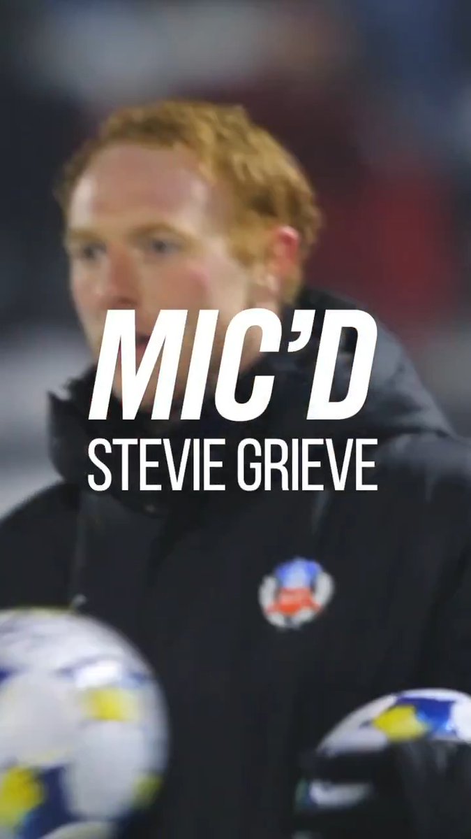 𝐌𝐢𝐜'𝐃 med Manager Stevie Grieve 🎤 Följ med manager Stevie Grieve på premiärpasset. Vi mickade upp honom och låter er höra honom instruera och reagera på supportrarnas sånger under sin första träning.