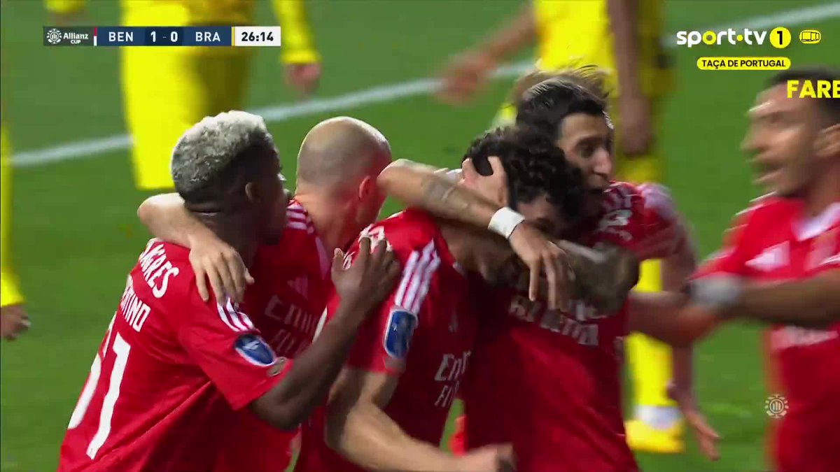 Na última meia-final da Taça da Liga contra o Braga, Ángel Di Maria abriu o marcador assim 🇦🇷