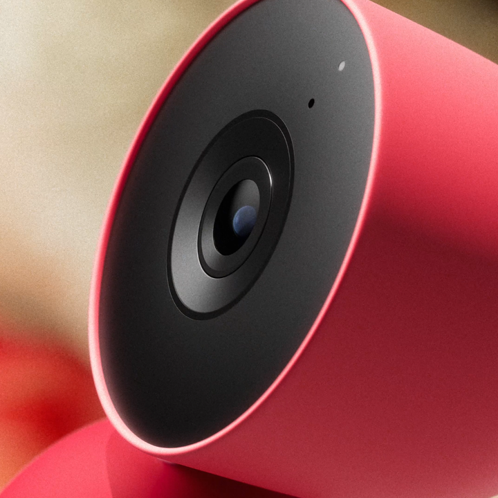 Peace of mind meets beautiful design with #NestCam Indoor. 👀 Get a better view with the discrete hinge 🌺 Enjoy a range of colors including Berry, Snow, and Hazel 🏡 Experience simple elegance that complements your space See it in your home.