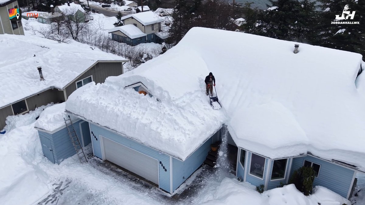 This is what record-breaking snow looks like in Juneau, Alaska. Nearly 7 feet of snow fell during December, with an intense late-month burst delivering what amounts to a full year of snowfall in under a week. 📹: Jordan Hall